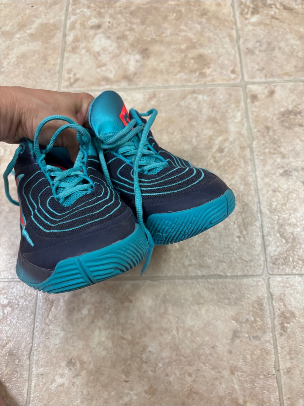 Nike basketball kids shoes size 5Y - Picture 9 of 10